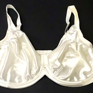 Avenue Bra size 44DDD